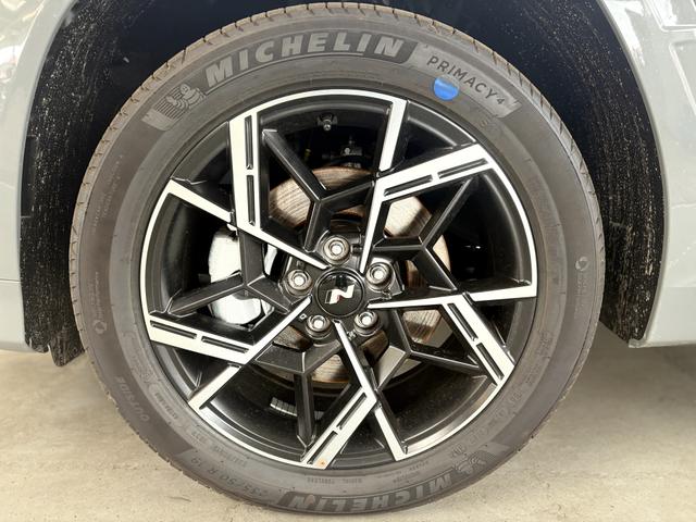 Hyundai TUCSON Premium DCT N-LINE PANO EL.HECKKLAPPE SHZ v+h PDC RFK NAVI 
