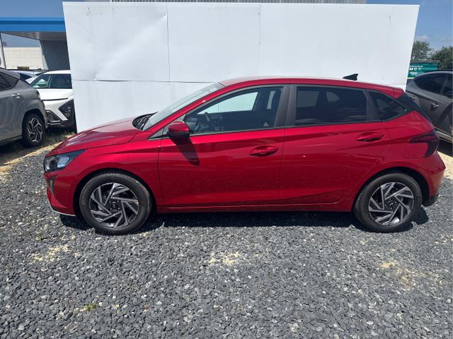 Hyundai / i20 / Grau / / / 