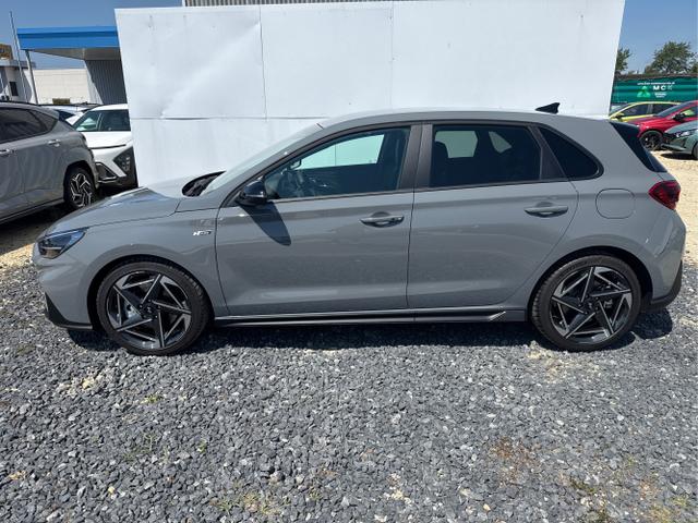 Hyundai / i30 / Grau / / / 