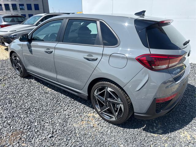 Hyundai / i30 / Grau / / / 