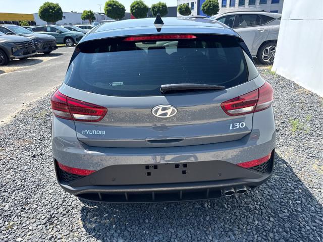 Hyundai / i30 / Grau / / / 