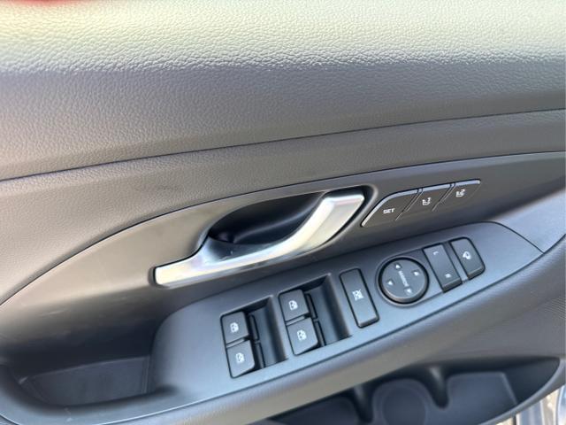 Hyundai / i30 / Grau /  /  / 