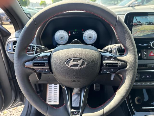 Hyundai / i30 / Grau /  /  / 