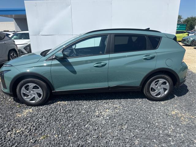 Hyundai / BAYON / Grau / / / 
