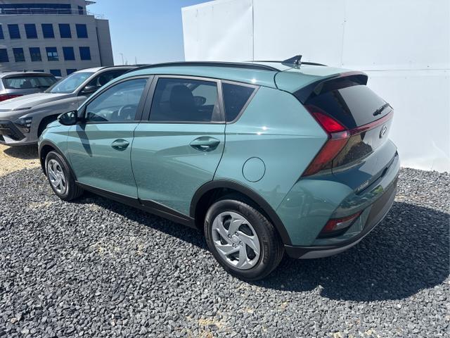 Hyundai / BAYON / Grau / / / 