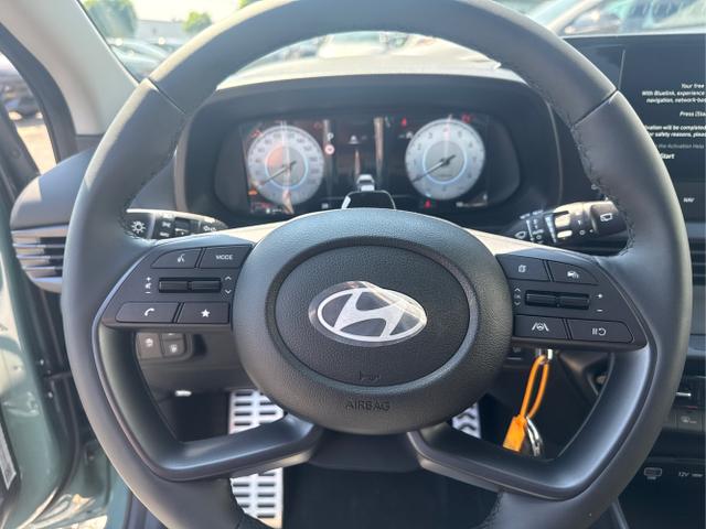 Hyundai / BAYON / Grau / / / 