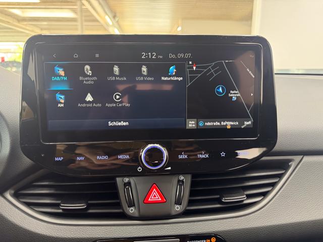 Hyundai i30 STYLE ALU SHZ NAVI RFK PDC 