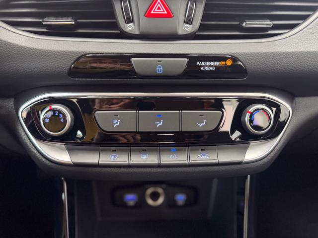 Hyundai i30 STYLE ALU SHZ NAVI RFK PDC 
