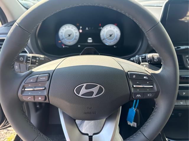 Hyundai / i30 / Grau / / / 
