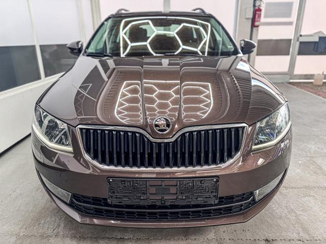 Skoda Octavia Combi JOY DSG XENON SHZ PDC TEMPOMAT 