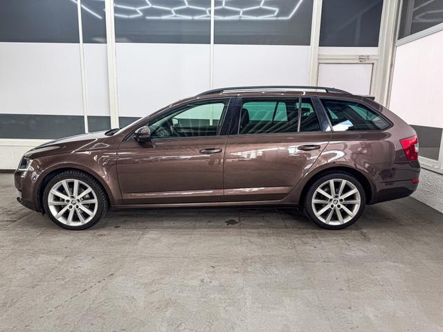 Skoda Octavia Combi JOY DSG XENON SHZ PDC TEMPOMAT 