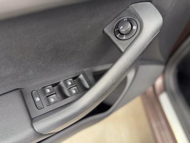 Skoda Octavia Combi JOY DSG XENON SHZ PDC TEMPOMAT 