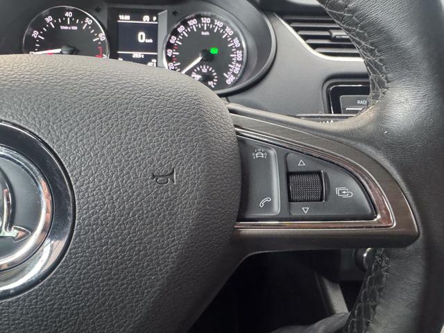 Skoda Octavia Combi JOY DSG XENON SHZ PDC TEMPOMAT 