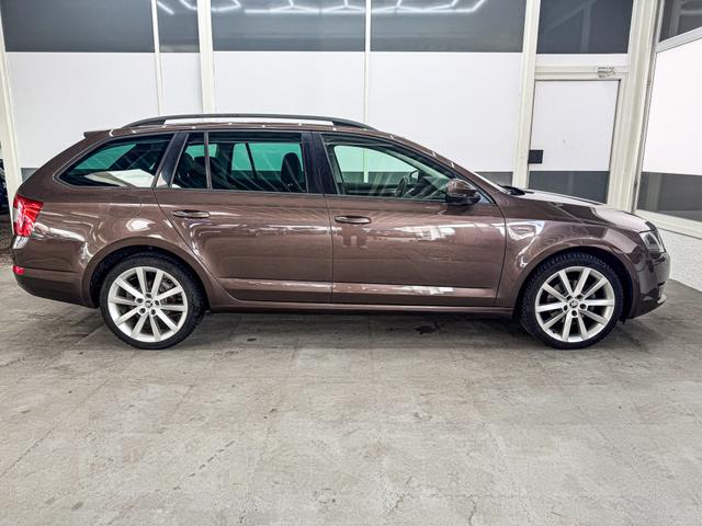 Skoda Octavia Combi JOY DSG XENON SHZ PDC TEMPOMAT 