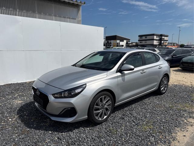 Hyundai i30 Fastback - Trend SHZ KLIMAAUTOMATIK TEMPOMAT PDC ALU Bluetooth AEB DAA FCWS LKAS