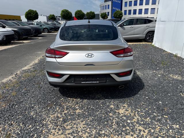 Hyundai / i30 / Grau / / / 