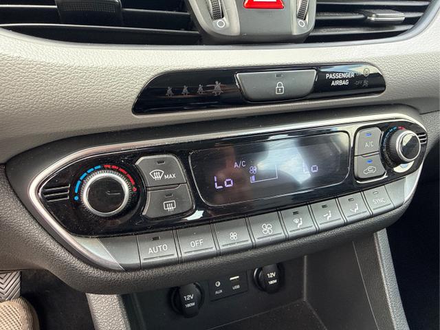 Hyundai / i30 / Grau / / / 
