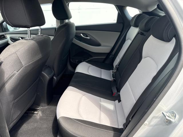 Hyundai / i30 / Grau / / / 