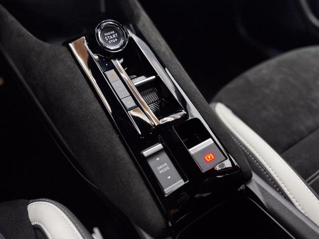 Alfa Romeo Junior SPORT SPECIALE DCT ACC MATRIX NAVI KEYLESS 
