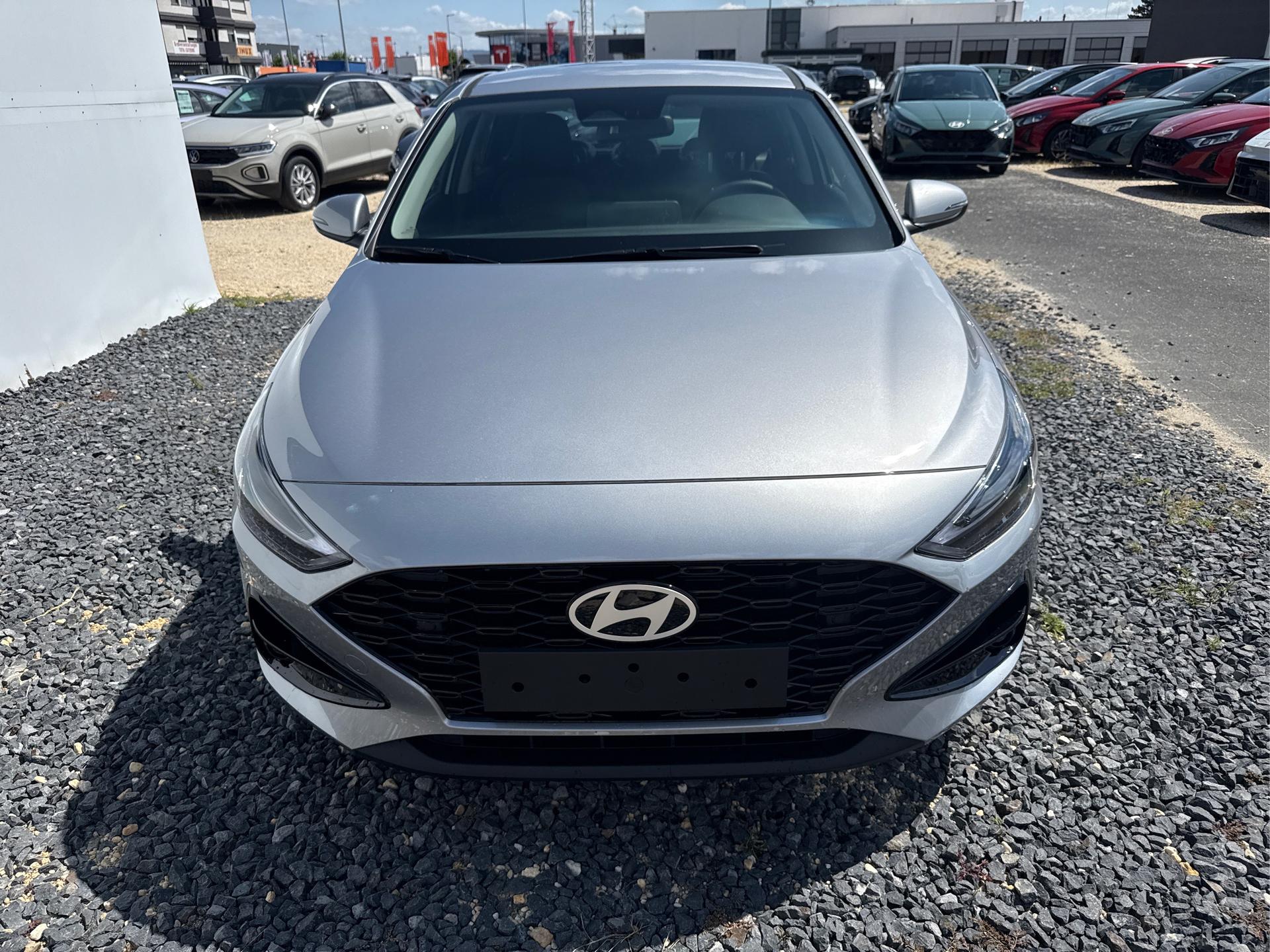 Hyundai / i30 / Grau /  /  / 