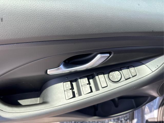 Hyundai / i30 / Grau / / / 