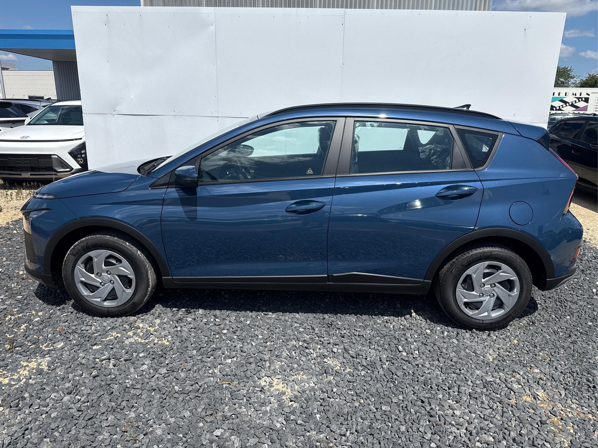 Hyundai / BAYON / Grau /  /  / 