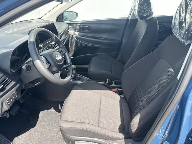 Hyundai / BAYON / Grau / / / 