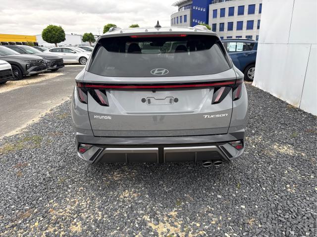 Hyundai / TUCSON / Grau / / / 