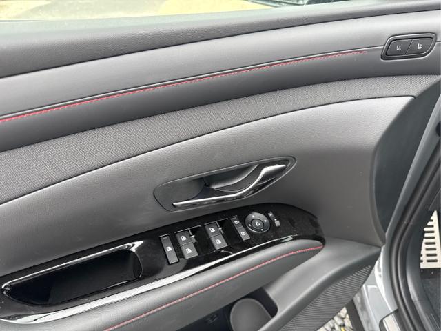 Hyundai / TUCSON / Grau /  /  / 