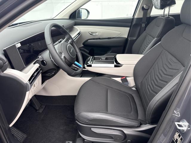 Hyundai / TUCSON / Grau / / / 