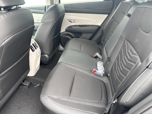 Hyundai / TUCSON / Grau / / / 