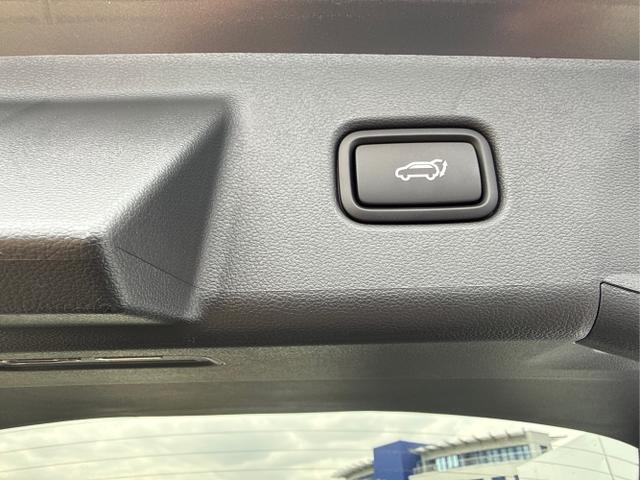 Hyundai / TUCSON / Grau / / / 