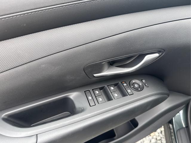 Hyundai / TUCSON / Grau /  /  / 