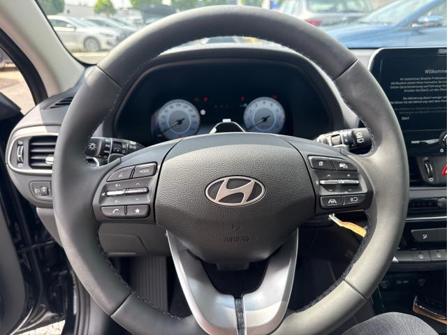 Hyundai / i30 / Grau /  /  / 