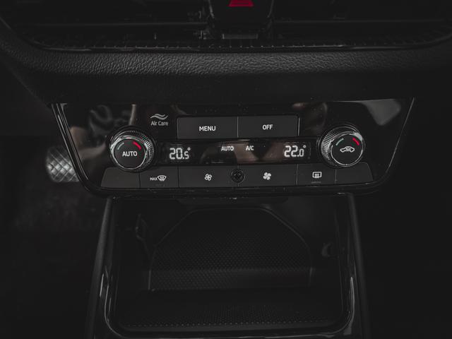 Skoda Fabia SELECTION DSG PDC v+h KLIMAAUTOMATIK 