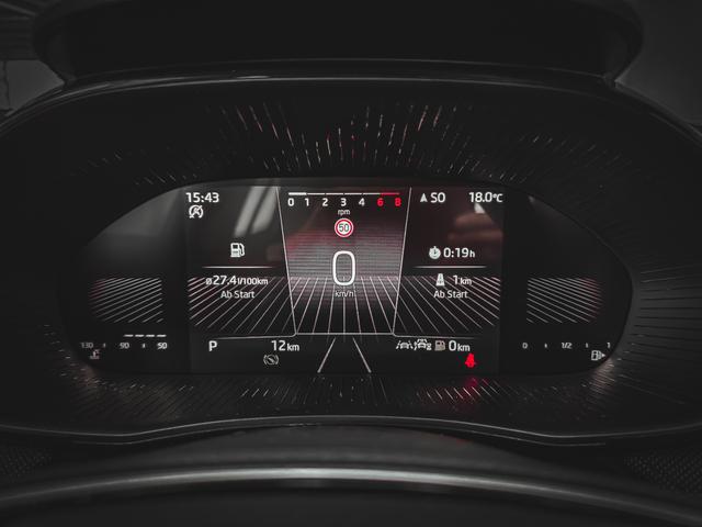Skoda Fabia SELECTION DSG PDC v+h KLIMAAUTOMATIK 