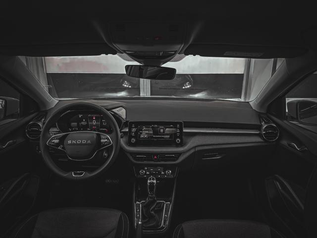 Skoda Fabia SELECTION DSG PDC v+h KLIMAAUTOMATIK 
