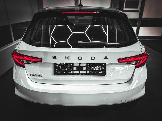 Skoda Fabia SELECTION DSG PDC v+h KLIMAAUTOMATIK 