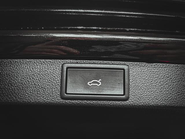 Skoda Octavia Combi SPORTLINE DSG AHK MATRIX 