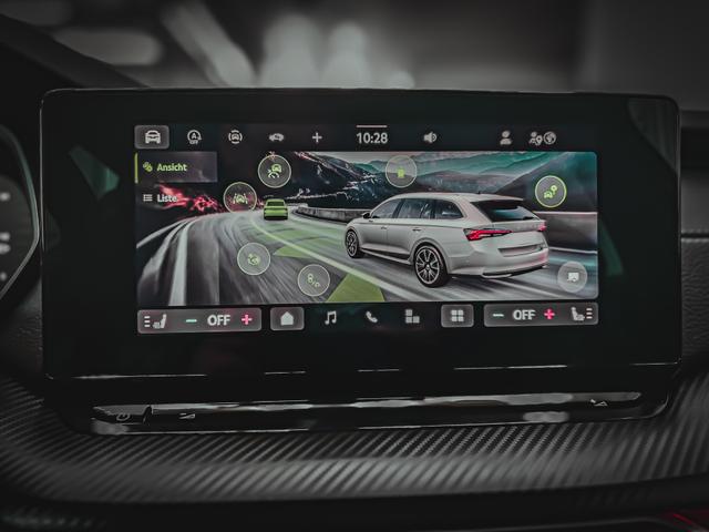 Skoda Octavia Combi SPORTLINE DSG AHK MATRIX 