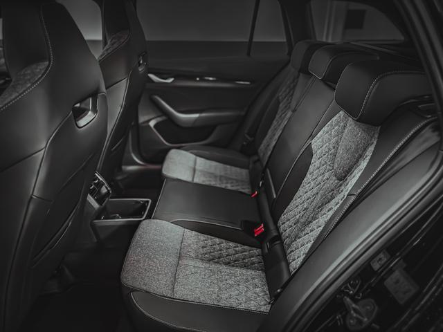 Skoda Octavia Combi SPORTLINE DSG AHK MATRIX 