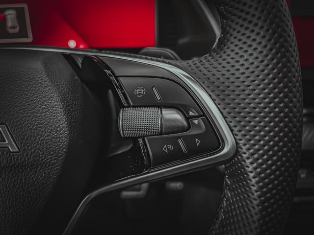 Skoda Octavia Combi SPORTLINE 1.5 eTSI DSG PANO AHK MATRIX ACC SHZ RFK 