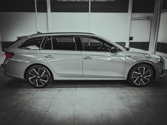 Skoda Octavia Combi SPORTLINE DSG AHK PANO CANTON 360 SHZ KEYLESS ACC 