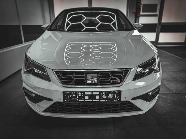 Seat Leon 1.5 TSI FR PANO NAVI RFK SHZ PDC v+h 
