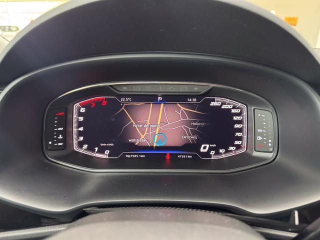 Seat Leon 1.5 TSI FR PANO NAVI RFK SHZ PDC v+h 