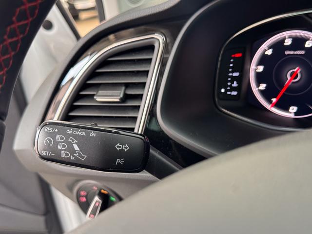Seat Leon 1.5 TSI FR PANO NAVI RFK SHZ PDC v+h 