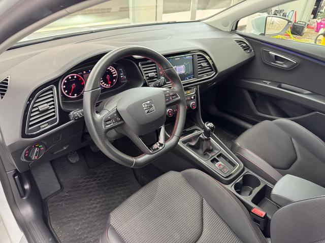 Seat Leon 1.5 TSI FR PANO NAVI RFK SHZ PDC v+h 