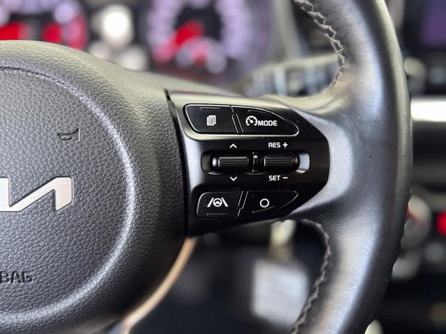 Kia Stonic VISION NAVI SHZ RFK PDC TEMPOMAT KLIMAAUTOMATIK 