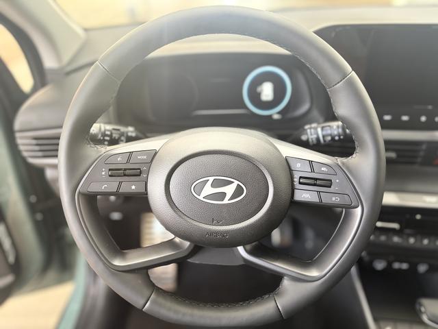 Hyundai BAYON STYLE DCT SHZ NAVI RFK Licht/Regensensor 17ALU KLIMAAUTOMATIK 