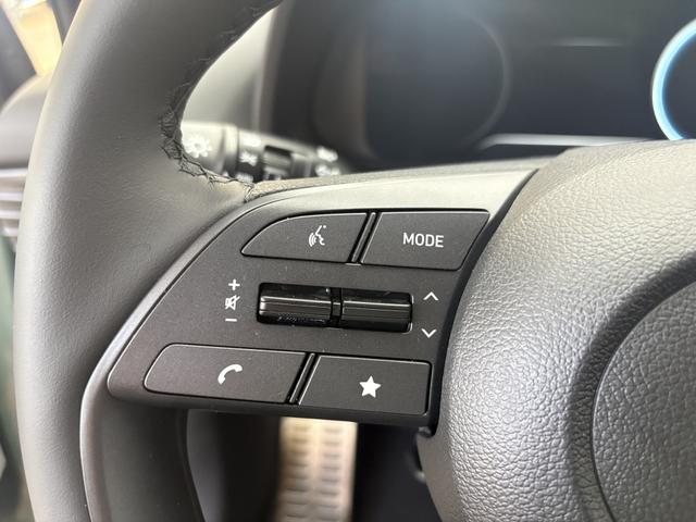 Hyundai BAYON STYLE DCT SHZ NAVI RFK Licht/Regensensor 17ALU KLIMAAUTOMATIK 